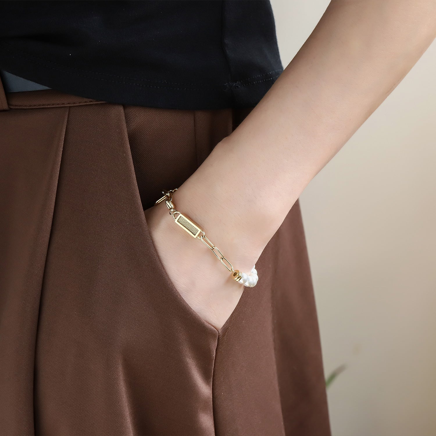 Pearl Embrace Bracelet 14K Gold Plated